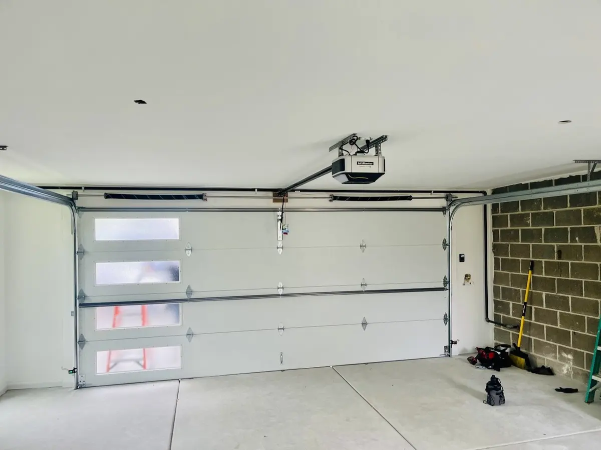 C.H.I. 2328 Planks & LiftMaster 84505R 3