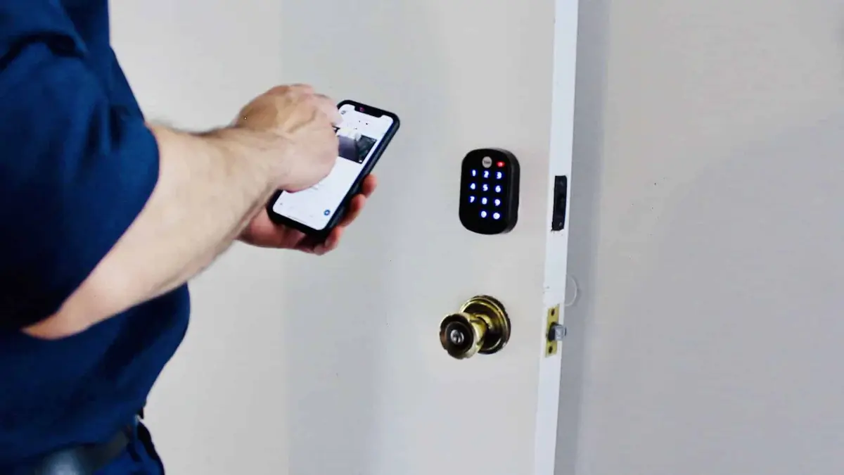 Yale | LiftMaster Smart Touchscreen Deadbolt 3